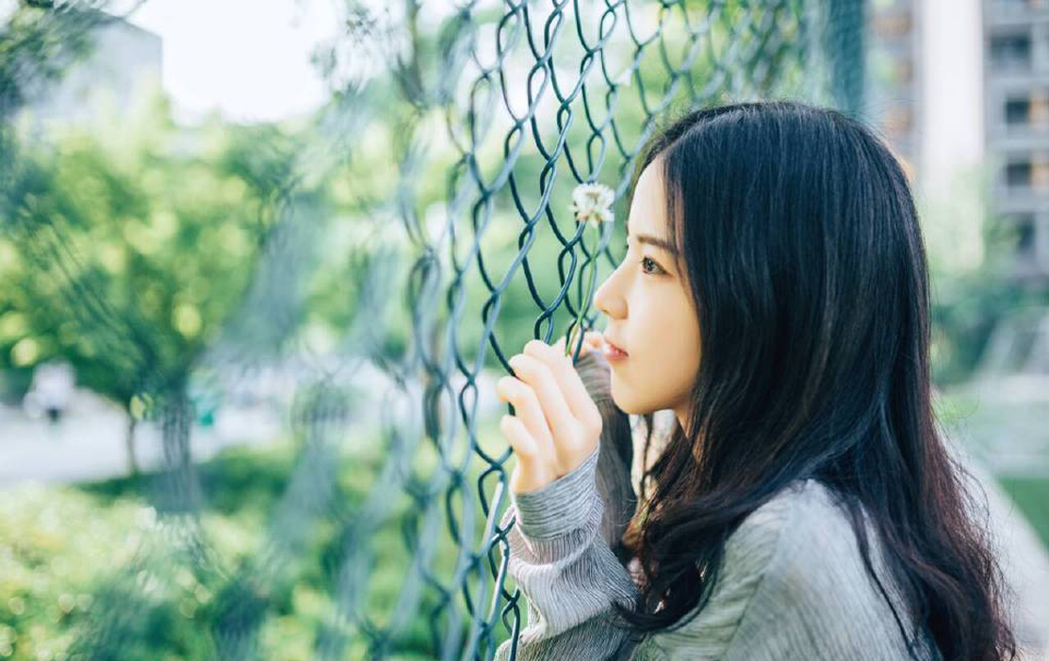 “包括在下。”点点头，事到如今，十万大军围城，城中军民已经跟刘璋离心离德，孟达已经没必要继续遮掩下去了。